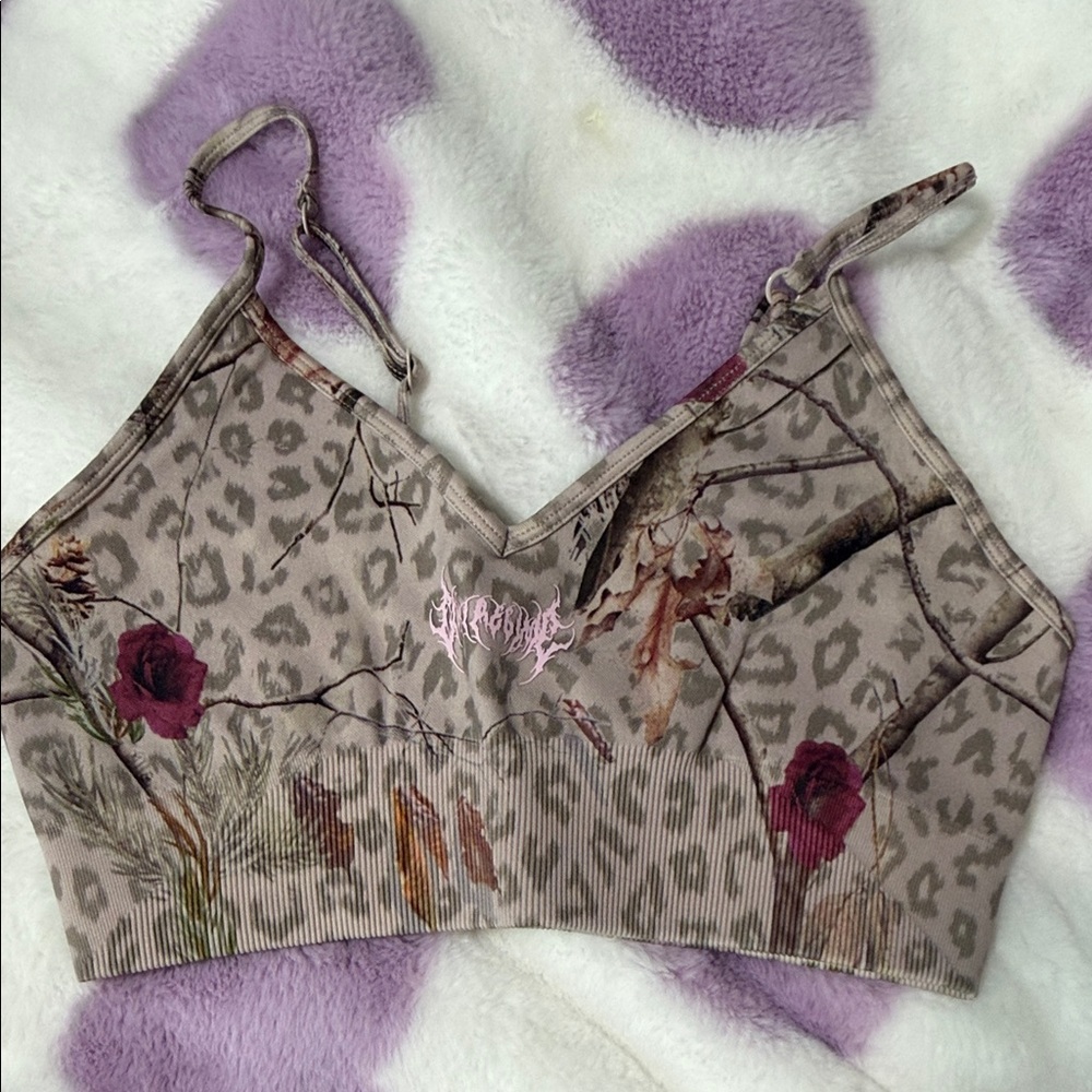 Elegant Floral Leopard Print Pajama Set - Picture 3 of 5